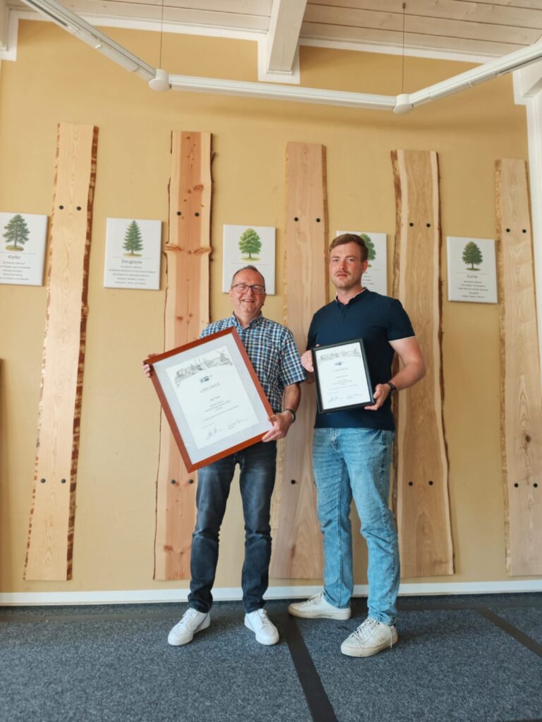 2 unserer Mitarbeiter feiern ihr Dienstjubiläum